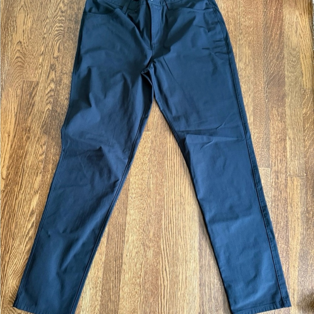 Men's Vuori Meta Black Pants size 32